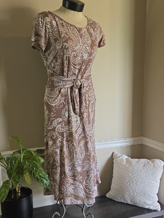 None Dresses & Skirts - Paisley Tie-Waist Maxi Dress in Taupe and White